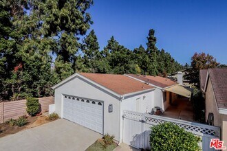 104 Windjammer in Irvine, CA - Building Photo - Building Photo