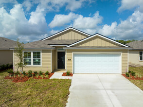 The Cove at Cross Creek in Green Cove Springs, FL - Building Photo - Building Photo