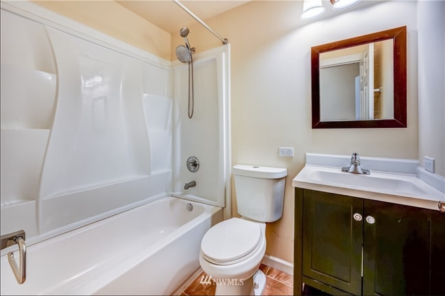 5726 Roosevelt Way NE in Seattle, WA - Building Photo - Building Photo