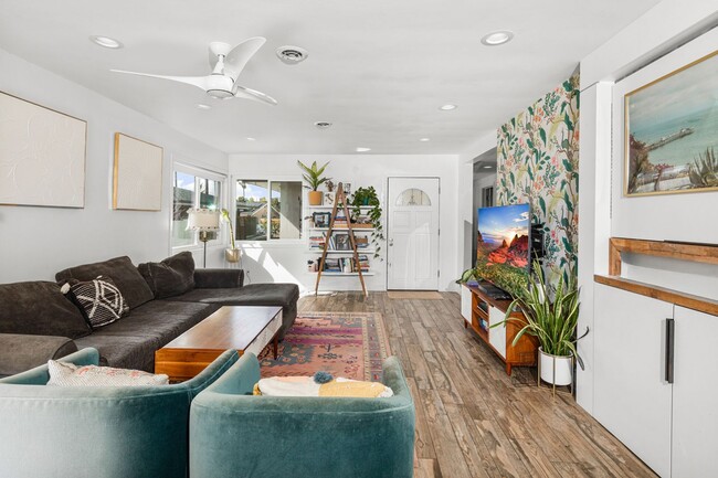 131 W Avenida Cordoba in San Clemente, CA - Building Photo - Building Photo