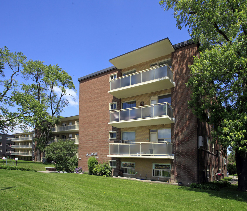 Birchbank Court in Toronto, ON - Building Photo