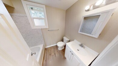 2413 E St Vrain St, Unit 103 in Colorado Springs, CO - Building Photo - Building Photo