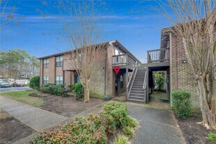 149 Windsor Castle Dr, Unit Apt. A in Newport News, VA - Building Photo