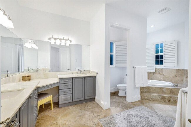 1427 Hemingway Pl in Naples, FL - Building Photo - Building Photo