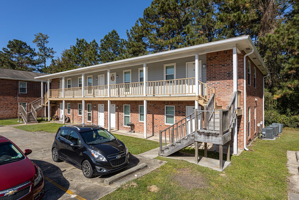 Creekwood Townhomes Hammond, LA Apartments