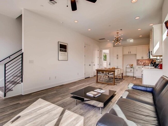 property at 607 W St Johns Ave