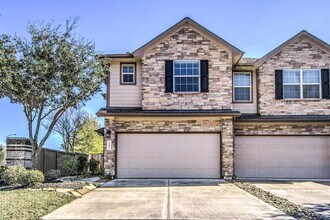24503 Folkstone Cir in Katy, TX - Foto de edificio - Building Photo