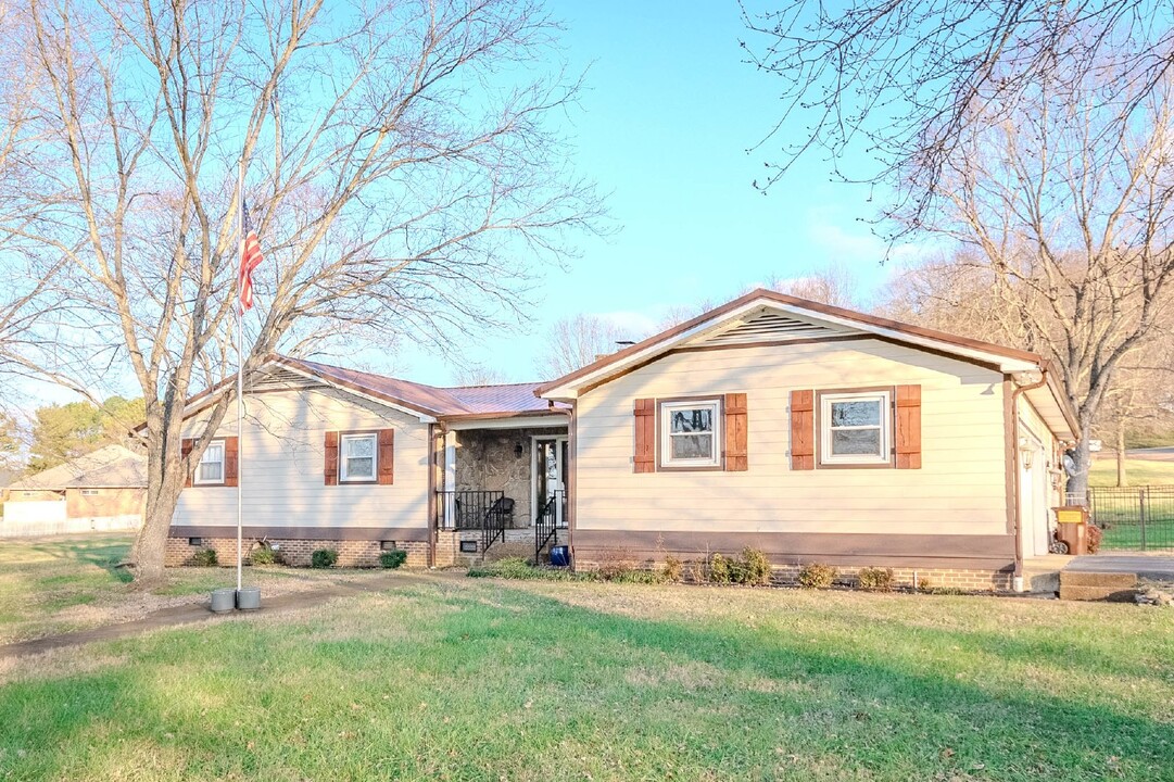 109 Masters Ln in Columbia, TN - Building Photo