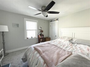 42 Lowden Ave, Unit #2 in Somerville, MA - Foto de edificio - Building Photo