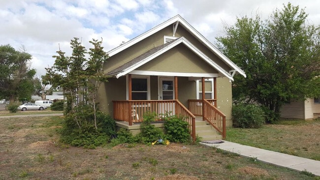 property at 910 S. 7th St.
