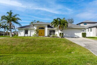 2652 SW 29th Ave in Cape Coral, FL - Building Photo - Building Photo