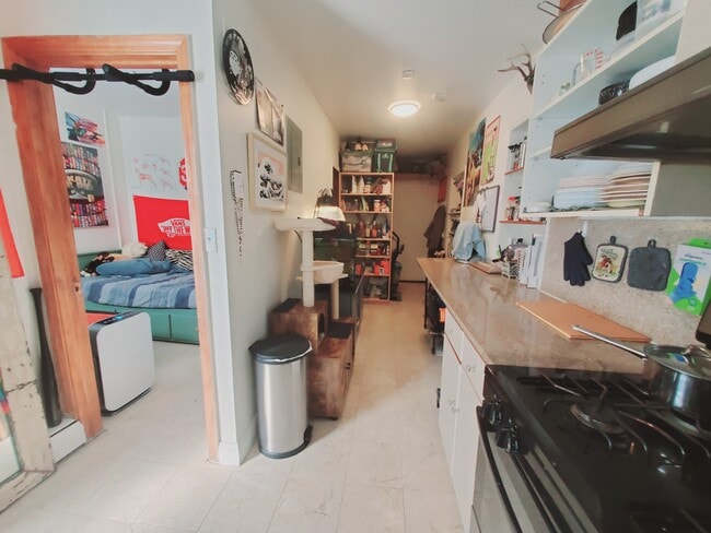 25 Main St, Unit 3 in Stamford, CT - Foto de edificio - Building Photo