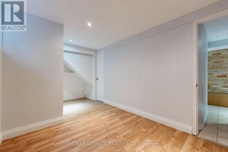 470 Oriole Pkwy in Toronto, ON - Building Photo - Building Photo