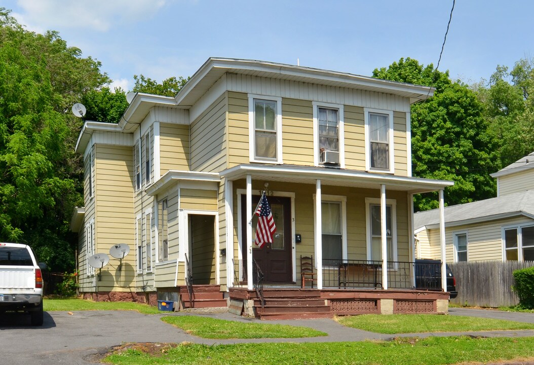 1012 Carbon St in Syracuse, NY - Foto de edificio