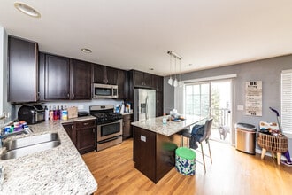 551 George St in Wood Dale, IL - Building Photo - Building Photo