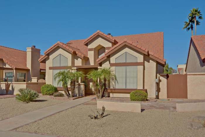 1902 E Secretariat Dr in Tempe, AZ - Building Photo