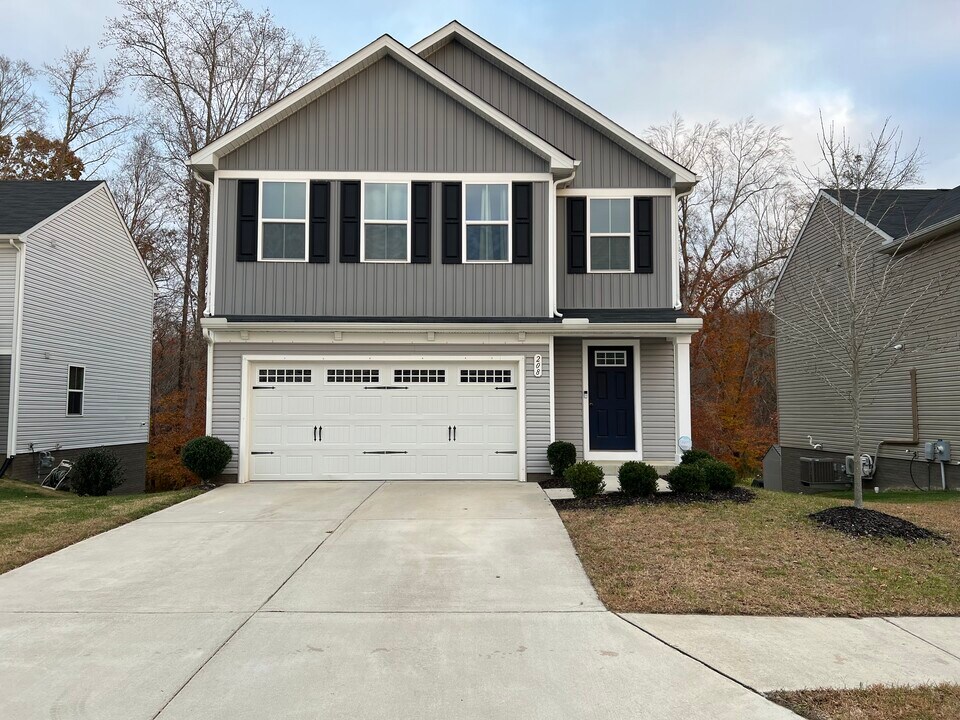 208 Normandy Cres in Williamsburg, VA - Building Photo