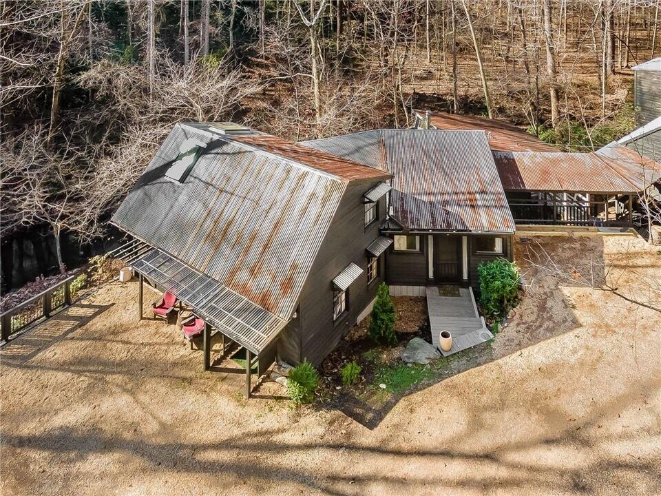 1580 Jones Rd in Roswell, GA - Building Photo
