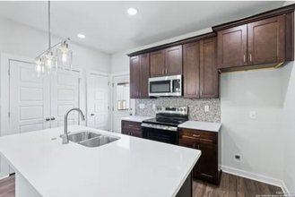 810 S Walters St in San Antonio, TX - Building Photo - Building Photo