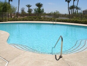 6624 Lavender Lilly Ln in North Las Vegas, NV - Foto de edificio - Building Photo