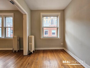 540 W Surf St in Chicago, IL - Building Photo - Building Photo