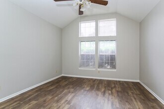 4434 Echo Falls Dr in Houston, TX - Building Photo - Building Photo