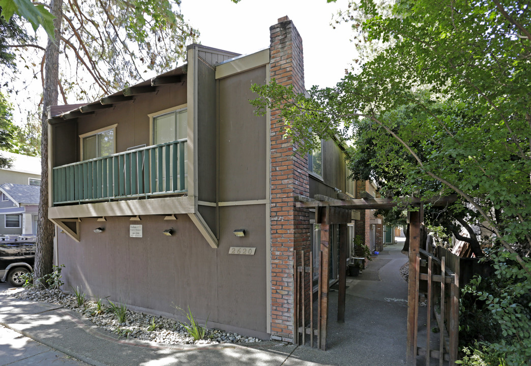 2620 Q St in Sacramento, CA - Foto de edificio