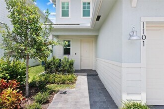 1101 Azul Ct in Lighthouse Point, FL - Building Photo - Building Photo