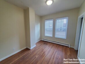 71 Winchester St in Medford, MA - Foto de edificio - Building Photo