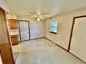 1228 N Texas Ave in Ada, OK - Foto de edificio - Building Photo