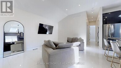 640 Lansdowne Dr in Oshawa, ON - Building Photo - Building Photo