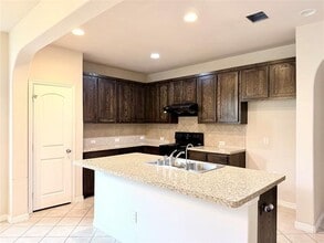 9310 Moon River Dr in Arlington, TX - Building Photo - Building Photo