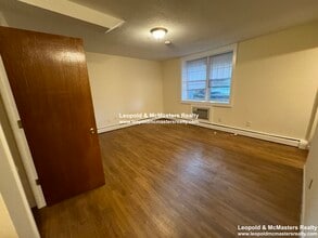 2016 Commonwealth Ave, Unit 2 in Boston, MA - Building Photo - Building Photo