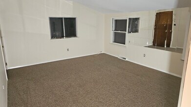 2363 Mount Carmel Ave, Unit 2 in Glenside, PA - Building Photo - Building Photo