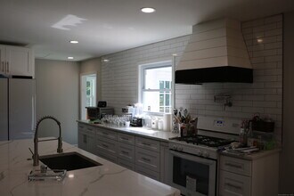 6 Greenfield Dr in Ansonia, CT - Building Photo - Building Photo
