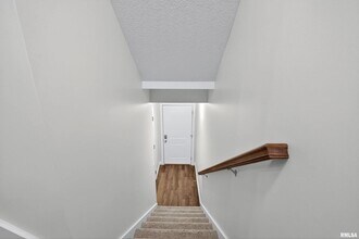 4833 Lauren Ln in Bettendorf, IA - Foto de edificio - Building Photo