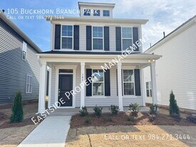 105 Buckhorn Br Pk in Clayton, NC - Building Photo