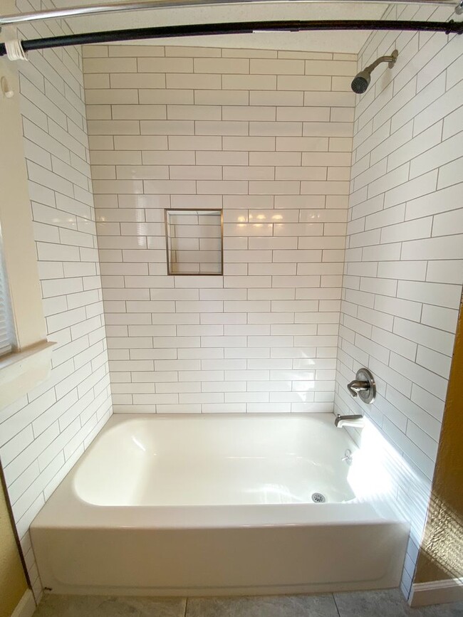 1563 Jackson Ave in Memphis, TN - Building Photo - Building Photo