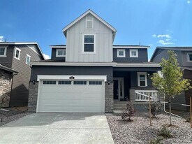 662 N Clubview St in Watkins, CO - Building Photo