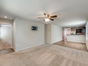 3230 Dancing Oak in San Antonio, TX - Foto de edificio - Building Photo
