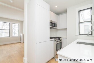 8 Elko St, Unit 12 in Boston, MA - Building Photo - Building Photo