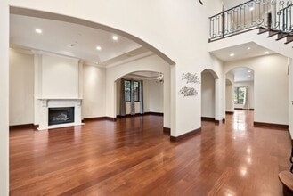 512 Lakeview Way in Emerald Hills, CA - Building Photo - Building Photo