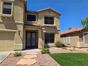 221 Palmarosa St in Henderson, NV - Building Photo - Building Photo