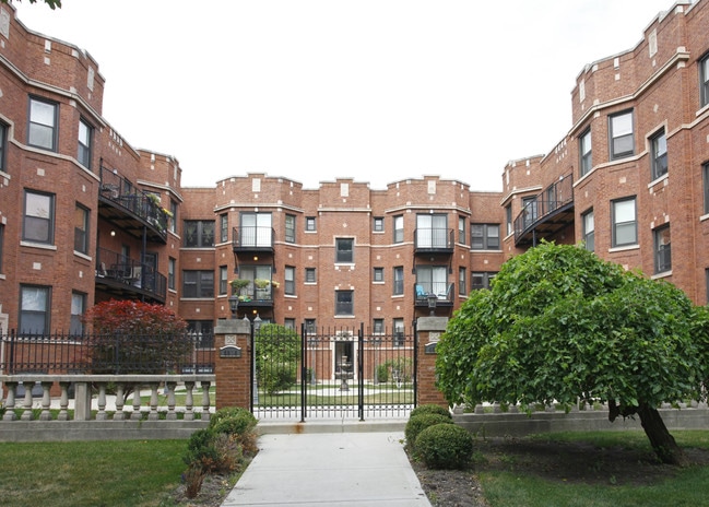 Maynard at 4014 North Central Park in Chicago, IL - Building Photo - Building Photo