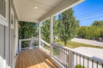 5928 Carl Pl in Nashville, TN - Foto de edificio - Building Photo