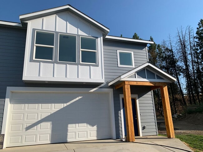 1911-1913 E Montana Ave in Coeur d'Alene, ID - Building Photo - Building Photo