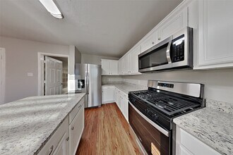 32322 Cross Spring Park Ln in Conroe, TX - Building Photo - Building Photo