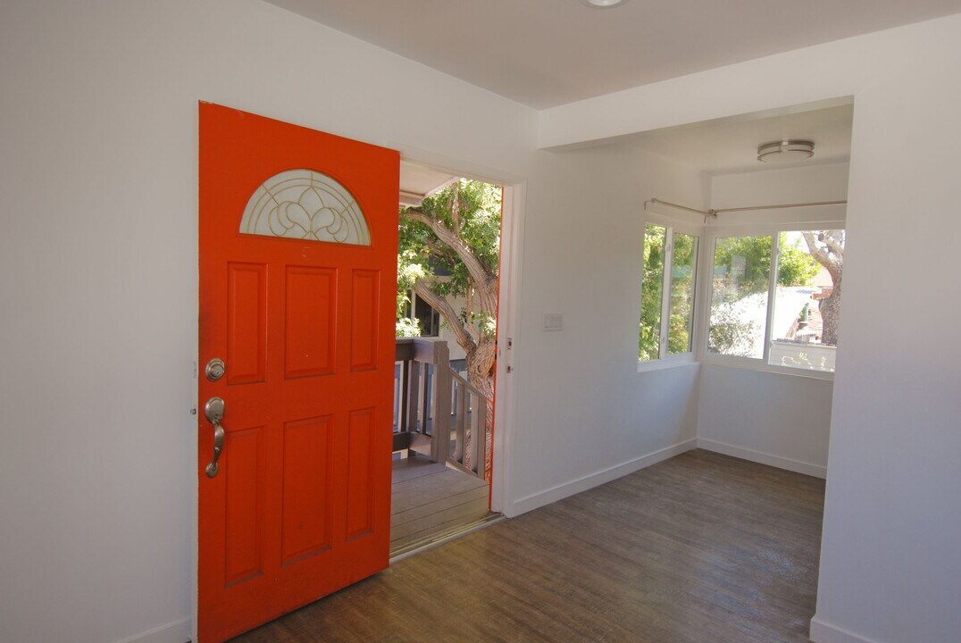 1446 Manhattan Beach Blvd in Manhattan Beach, CA - Building Photo