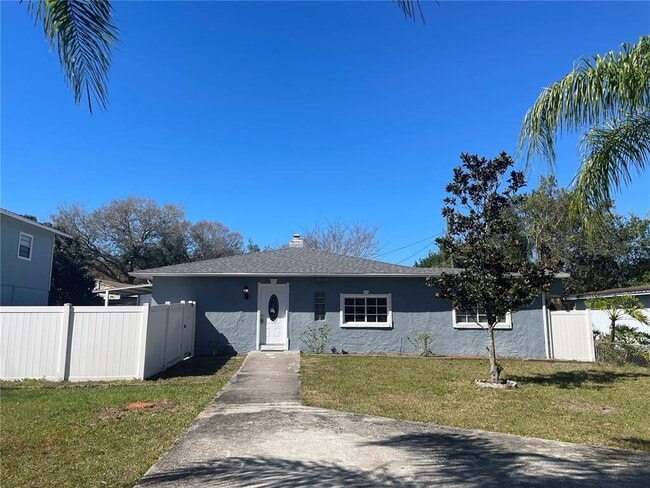 10204 N Edison Ave in Tampa, FL - Building Photo - Building Photo