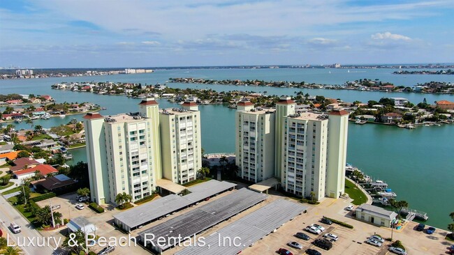 420 64th Ave-Unit -#703 in St. Petersburg, FL - Building Photo - Building Photo